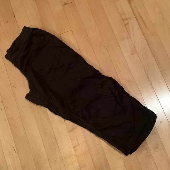 Lululemon Light weight dance crops - Picture 2 of 4